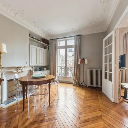 Amazing Flat For 4p Near Ternes דירה